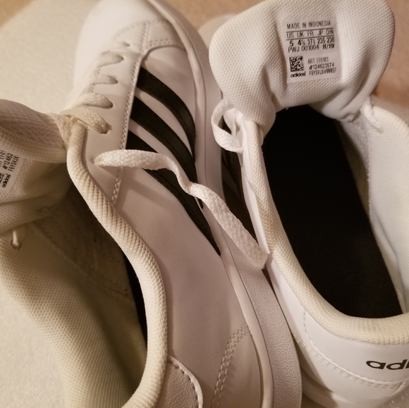 Adidas - Picture 3 of 5